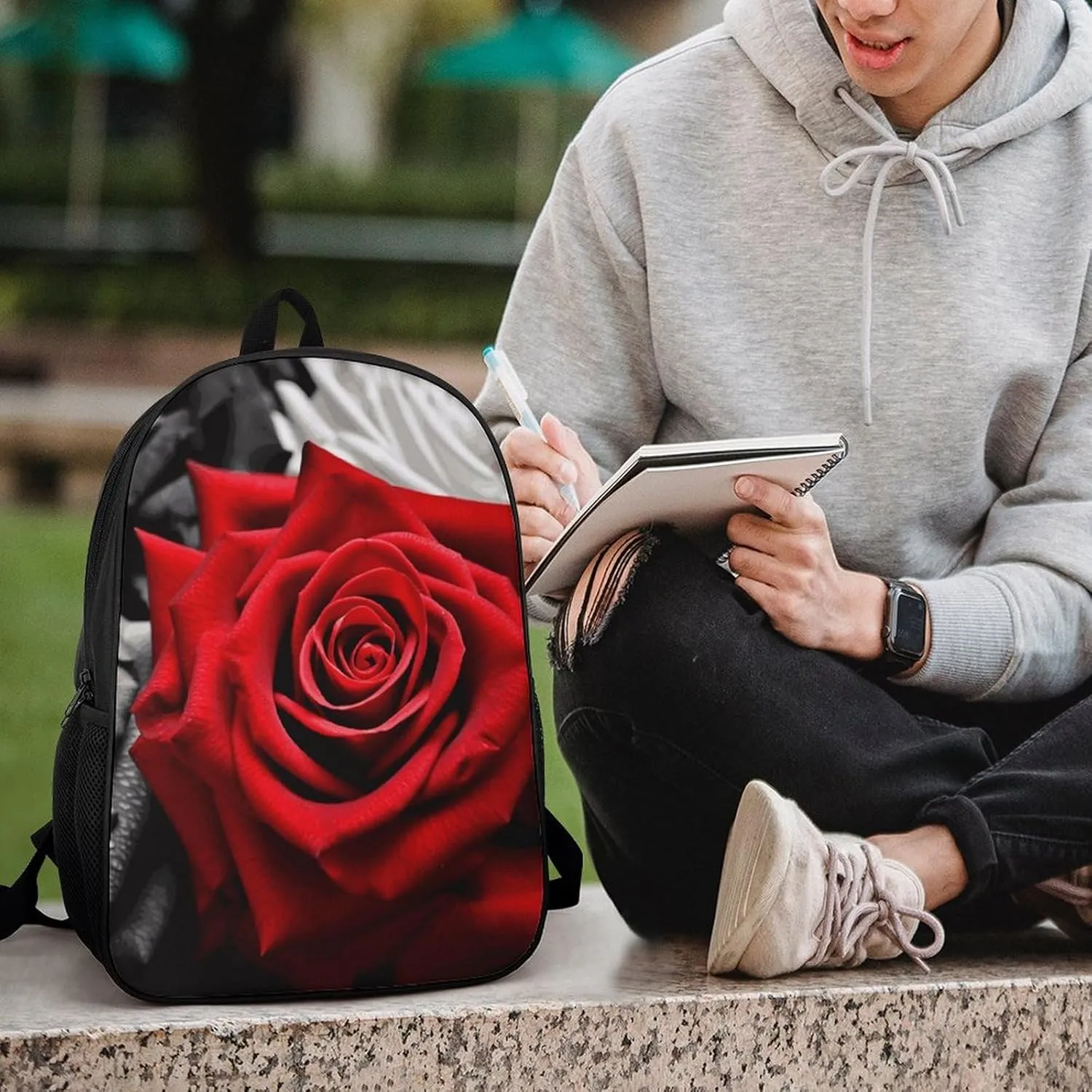 Black White And Red Roses Backpack, Laptop Backpack for Men, 17 Inch Travel Hiking Daypack, Casual Backpack