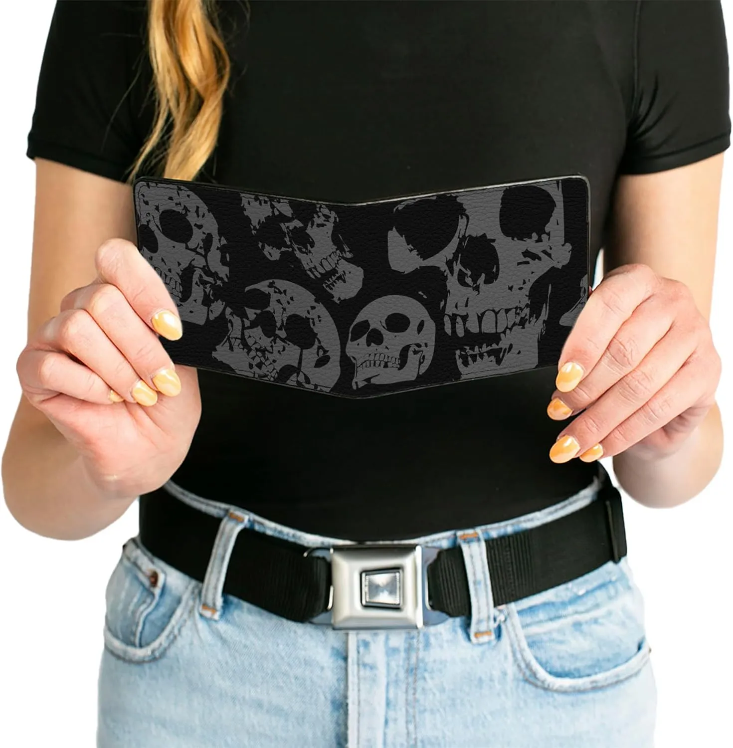 Buckle-Down Men's PU Bifold Wallet, Mutlicolor Black Skull, 4.0" x 3.5"