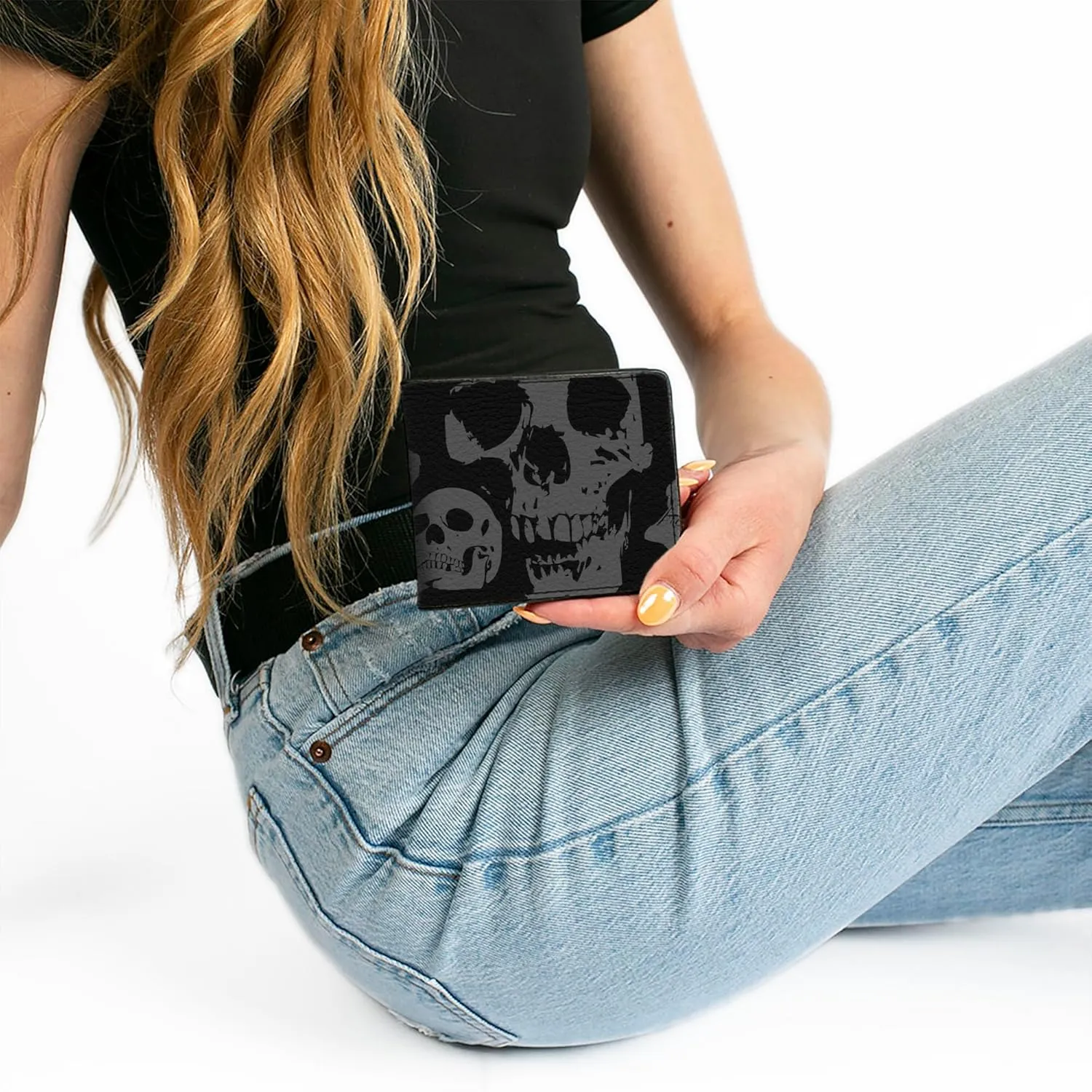 Buckle-Down Men's PU Bifold Wallet, Mutlicolor Black Skull, 4.0" x 3.5"