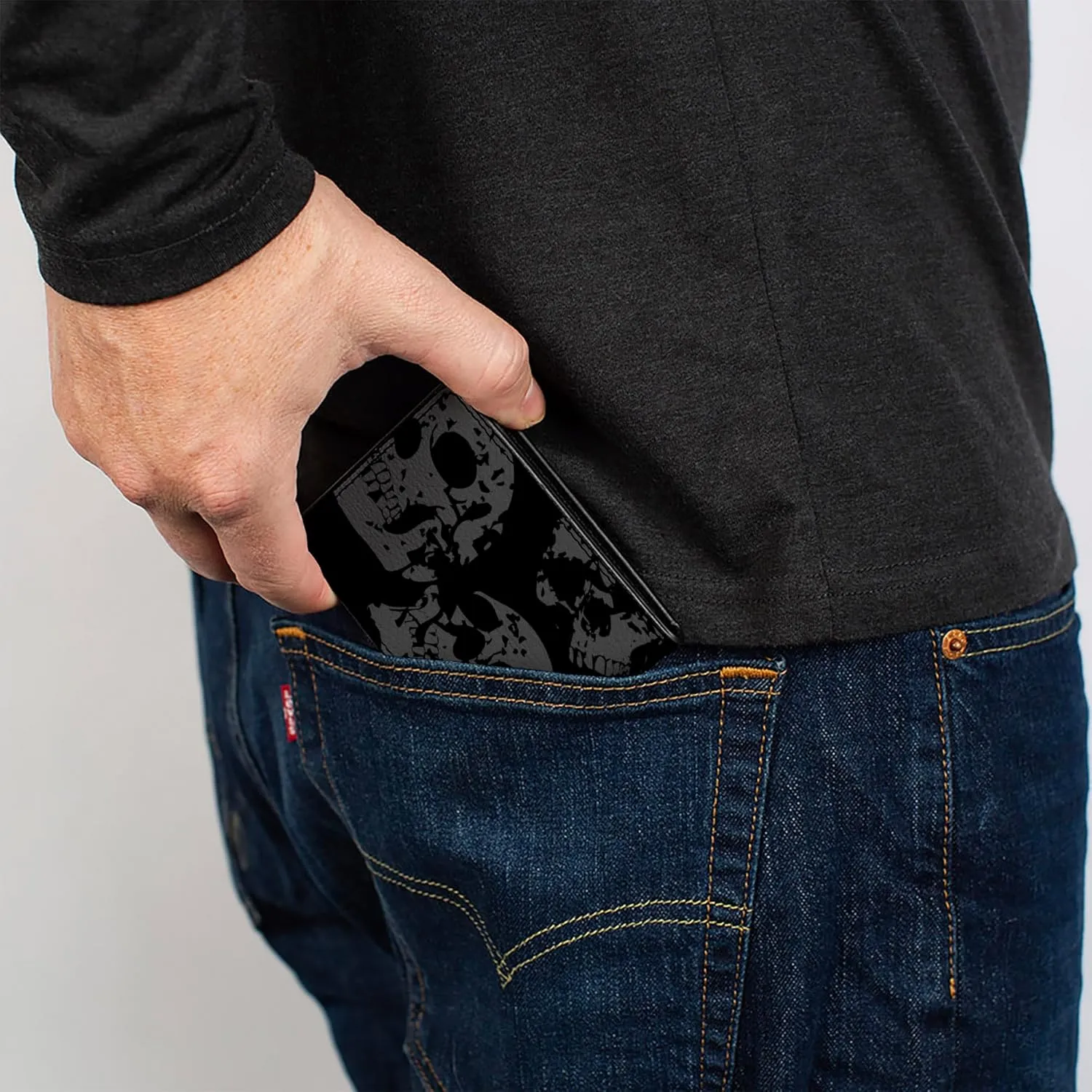 Buckle-Down Men's PU Bifold Wallet, Mutlicolor Black Skull, 4.0" x 3.5"