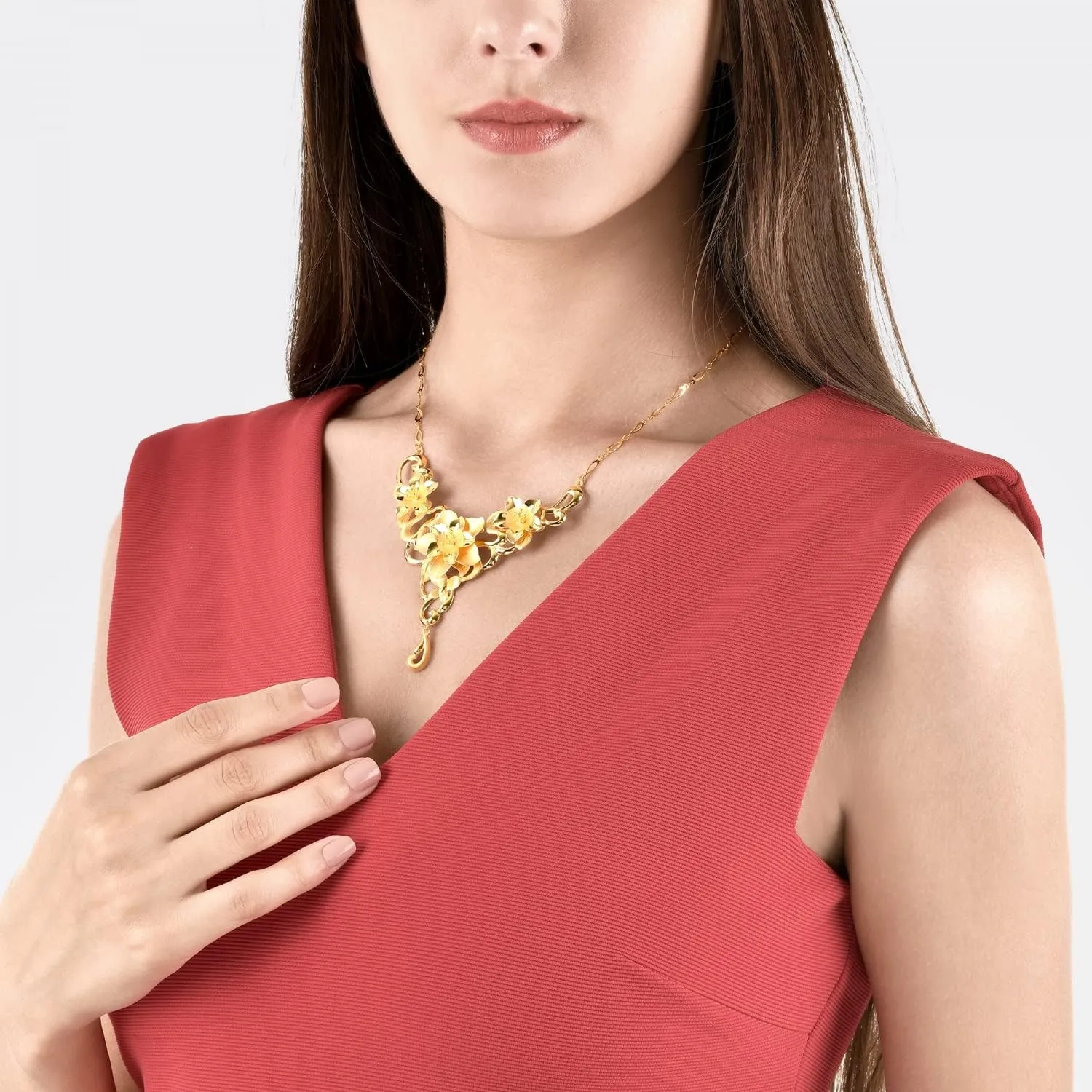 CHOW SANG SANG Chinese Wedding Collection 999.9 24K Gold Price-by-Weight Gold Floral Blooming Necklace for Women 90418N