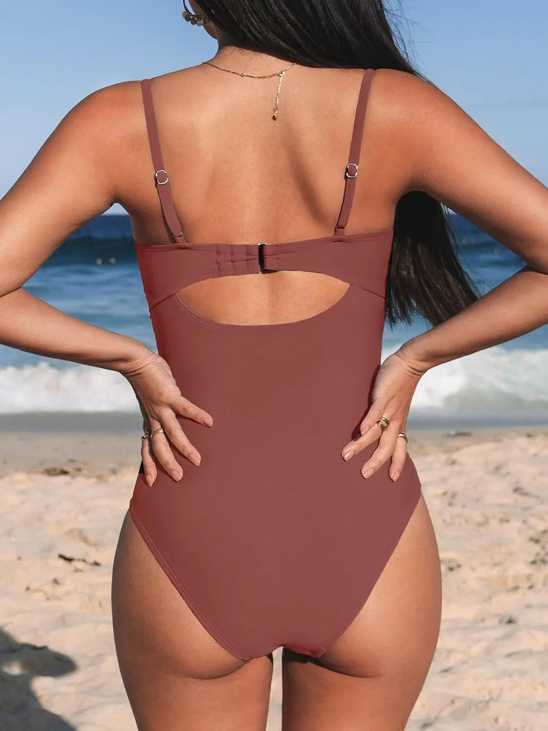 CUPSHE One Piece Swimsuit for Women Bathing Suits Twist Front Cutout Adjustable Straps Ruched Swimwear