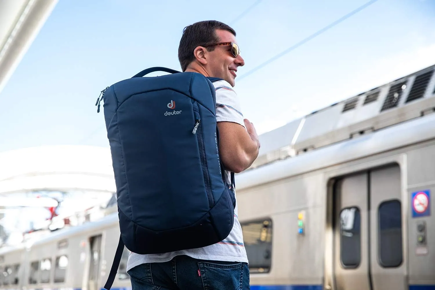 Deuter Aviant Carry On 28 Backpack