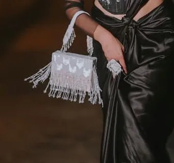 Dishi Clutch – Ivory White