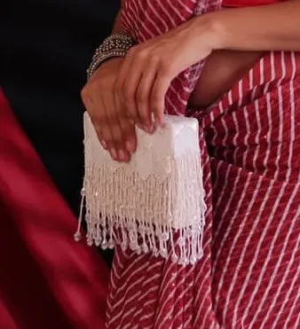Dishi Clutch – Ivory White