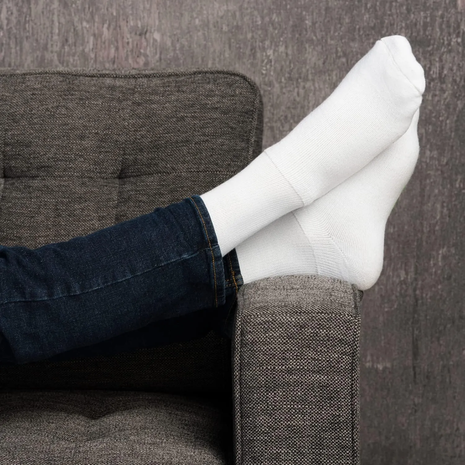 EvoNation Men’s Coolmax Knee High 15-20 mmHg Graduated Compression Socks – Moderate Pressure Compression Garment, Pain Relief & Circulation, Great for Fatigue, Pain, Swelling, Travel