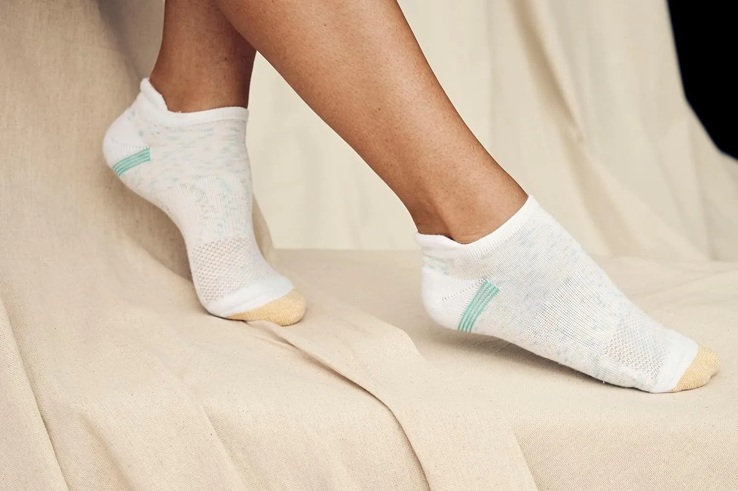 GOLDTOE Women's Vacay Cushion Tab Socks, 6-Pairs