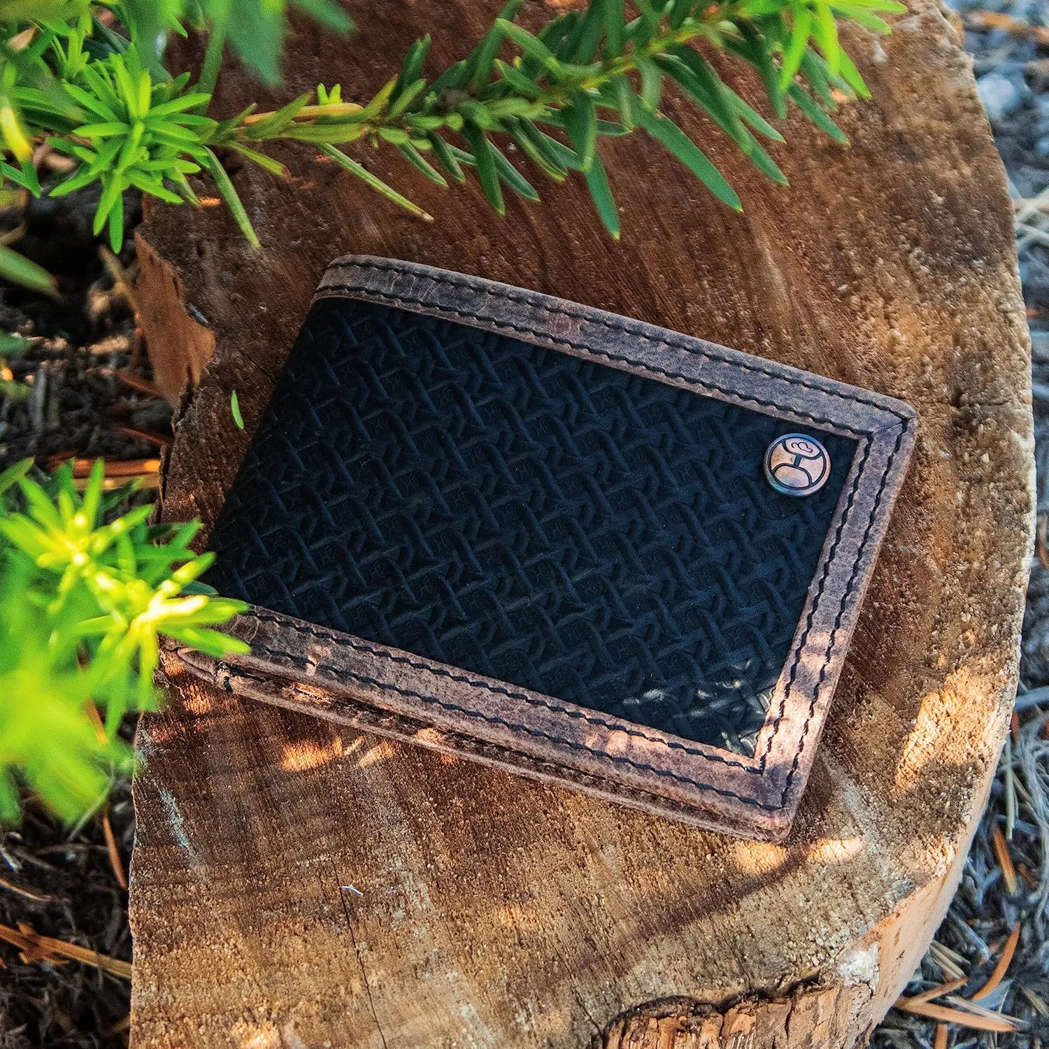 HOOEY Bi-Fold Leather Men's Wallet (Hands Up Basket Weave - Brown)