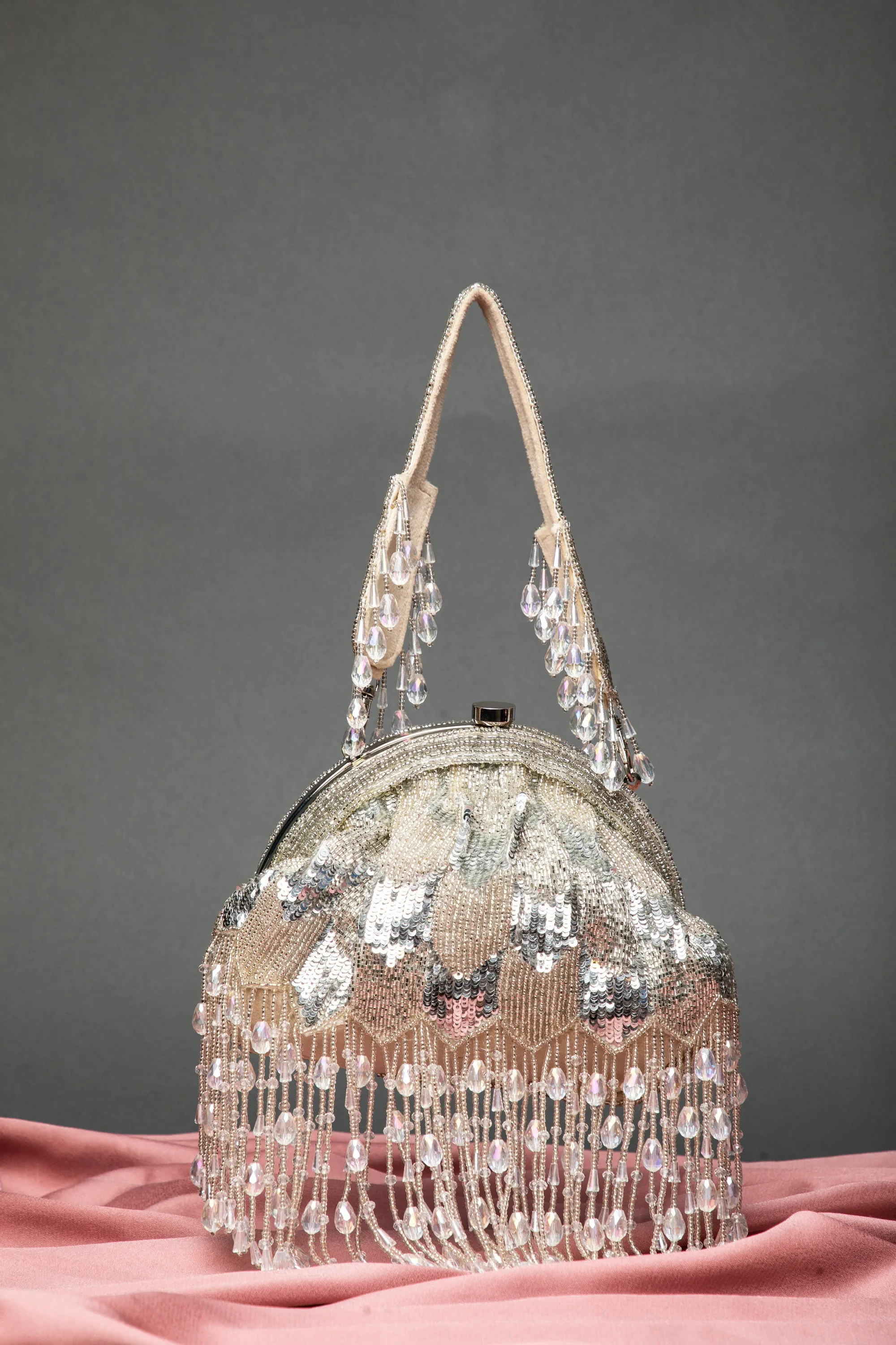 Hrutvy Clutch – Silver