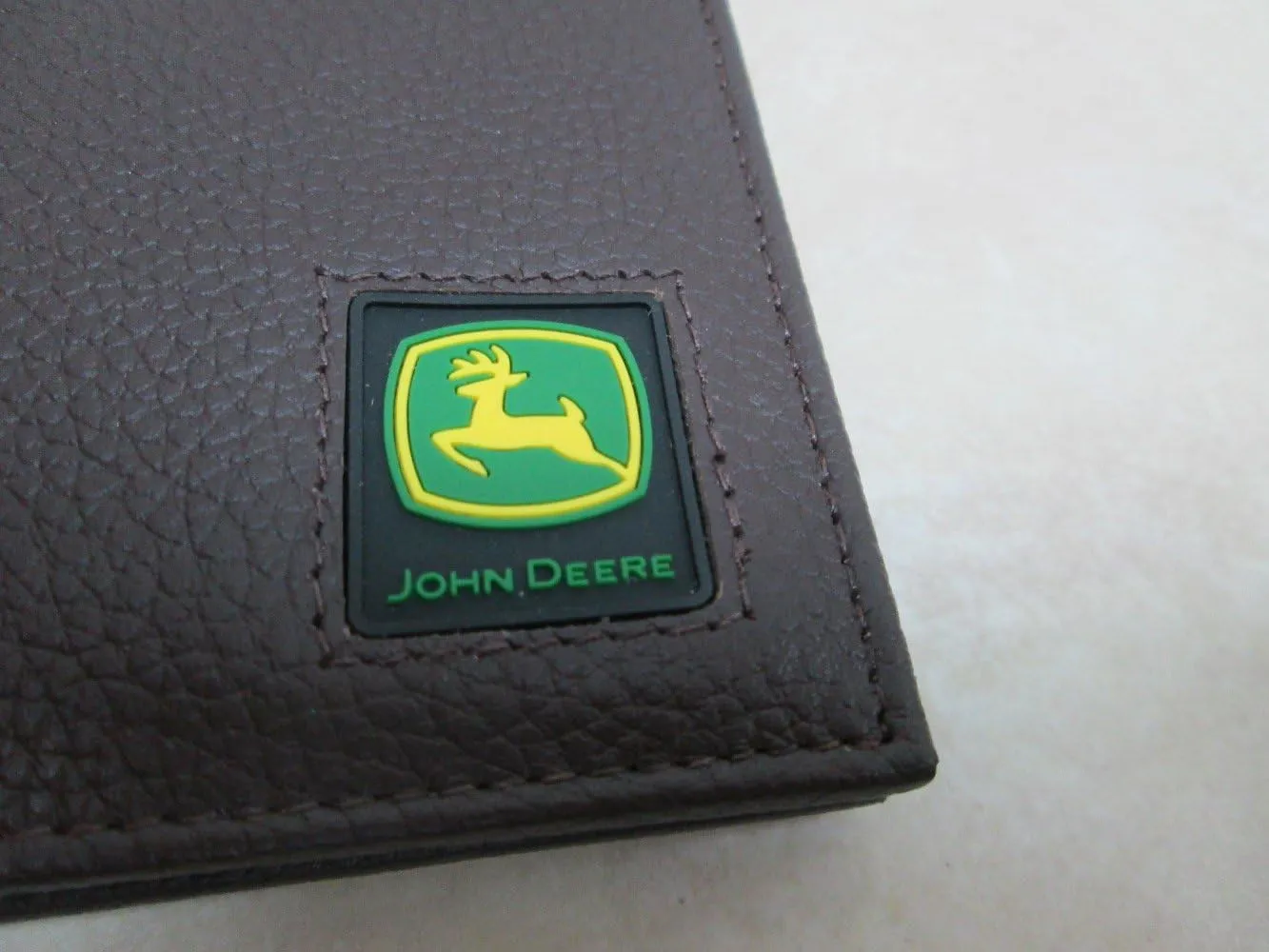John Deere Men's Passcase Wallet