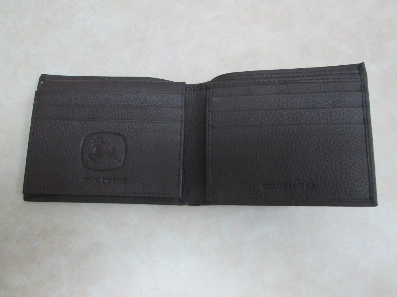 John Deere Men's Passcase Wallet