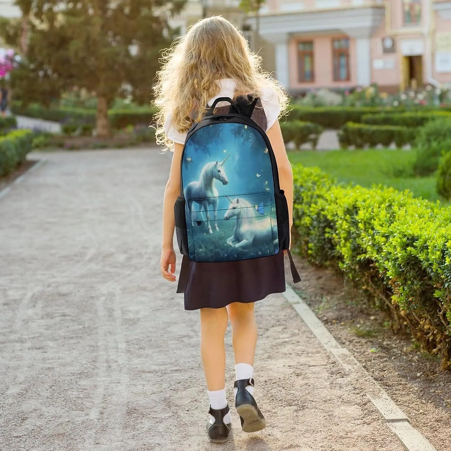 Men Women Polyester Love Unicorns Horses Art Casual Daypack Large Capacity Carry On Bag With Adjustable Shoulder Straps for Camping Work Running