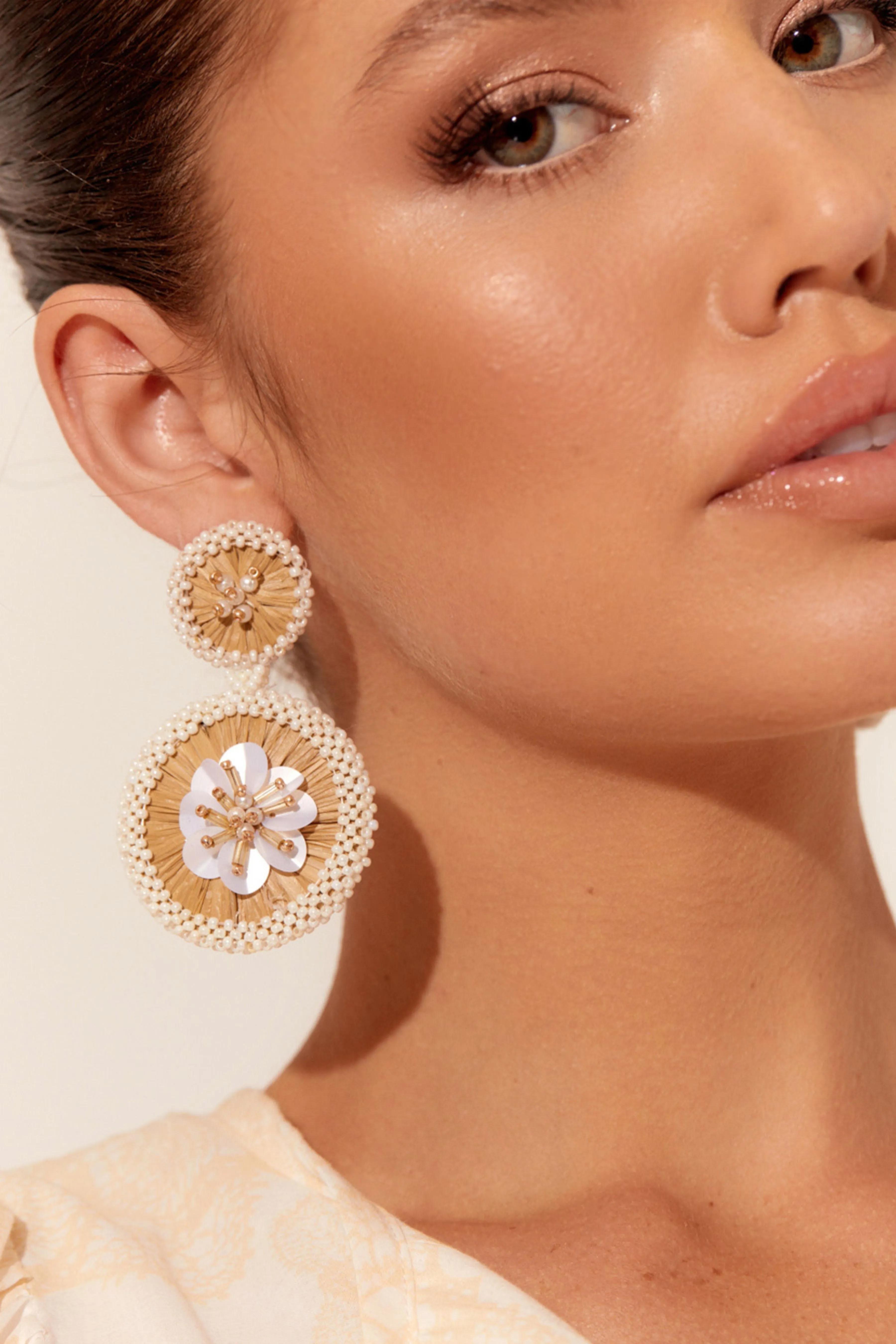 Sequin Centre Bead Edge Earrings - Natural White