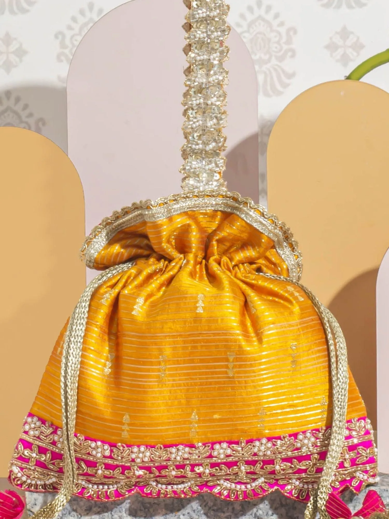 TARI SILK POTLI